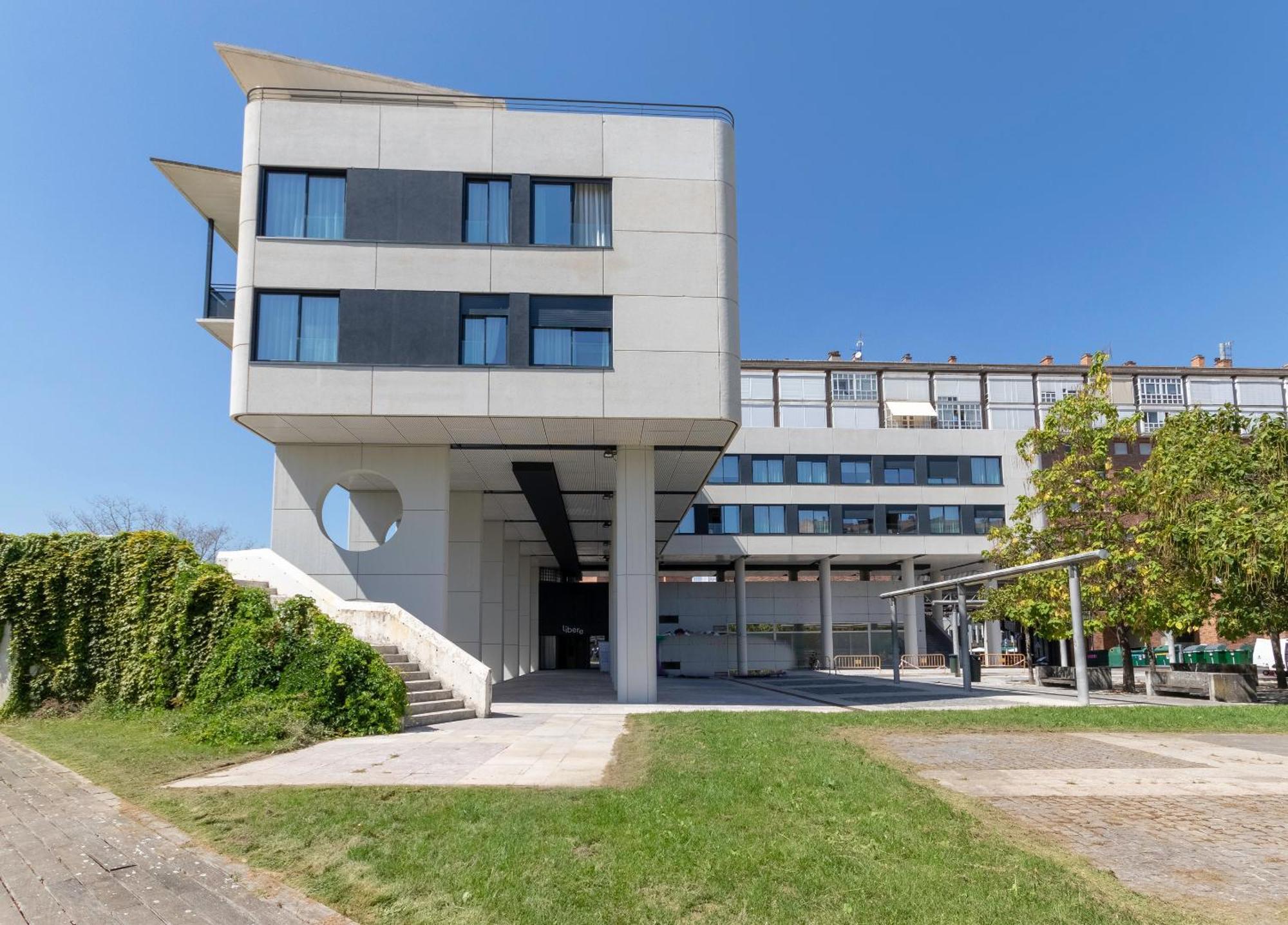Apartamentos Libere Pamplona Yamaguchi Exterior photo